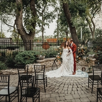 Bonnycastle Garden Wedding (Photography: Black and Gold Photography)